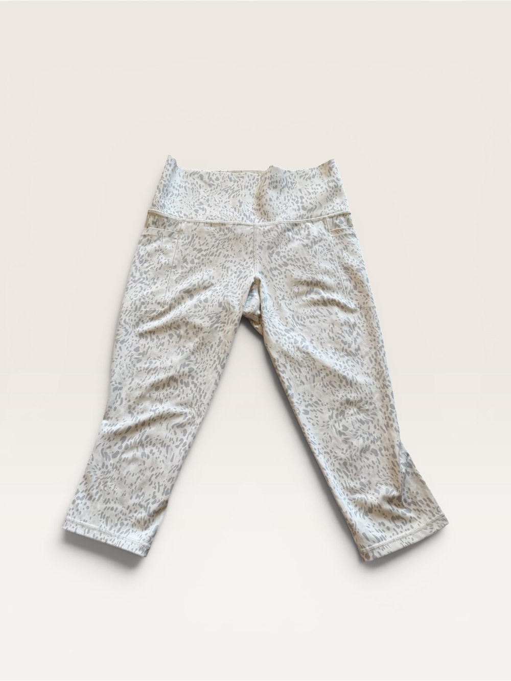 Athleta Salutation Stash Cropped Legging